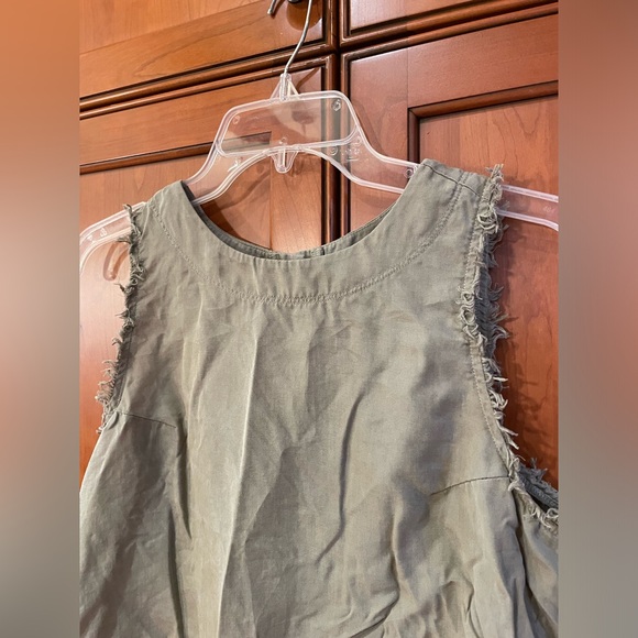NWOT Cloth and Stone Olive Frayed Tank with Back Detail | Anthropologie Top XS - Picture 4 of 8
